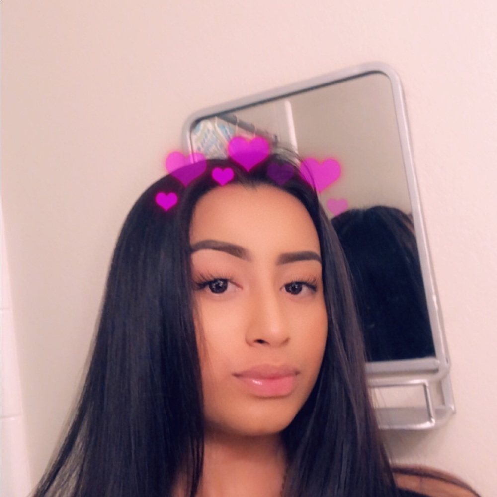 Meet your Posher, Reyna